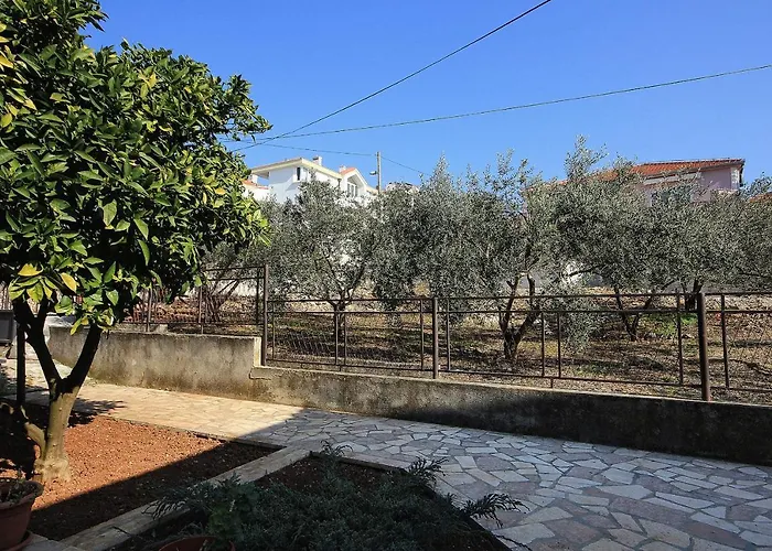 Appartement By The Sea Okrug Gornji - Ciovo - 9469 *